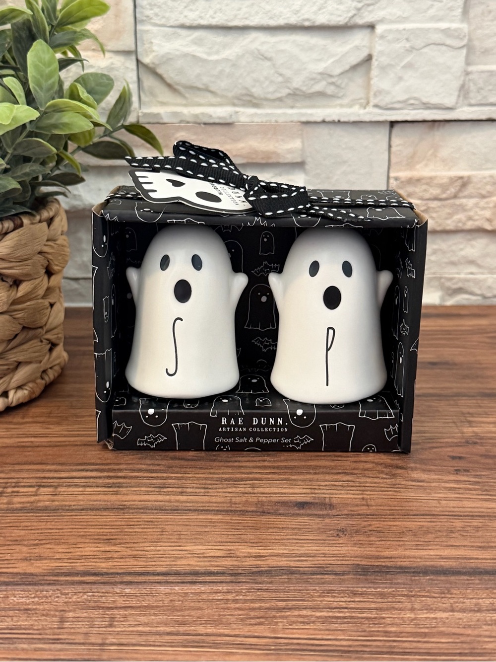 🆕 Rae Dunn | Ghost S" & P" Halloween Shakers!